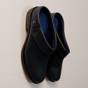 Easy Street Navy Mules in Size 7WW